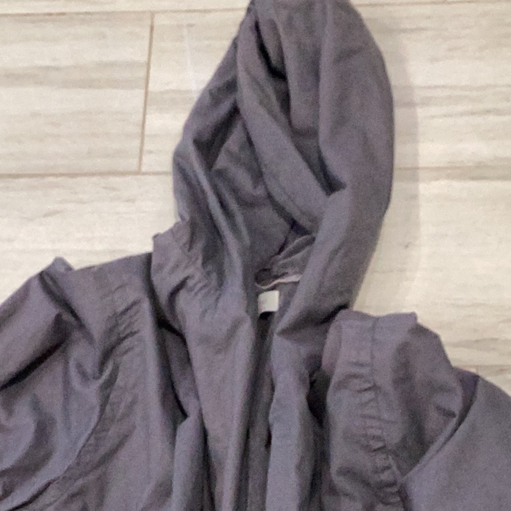 Grey Robe - Picture 6 of 7